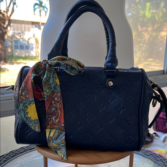 The Unbranded Brand Handbags - Elegant Navy Blue Fashion Handbag